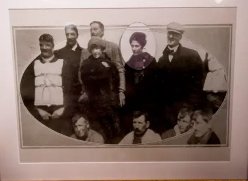 Di vật của người sống s&oacute;t sau thảm họa Titanic được đem đấu gi&aacute; sau 112 năm khiến cả thế giới dậy s&oacute;ng- Ảnh 1.