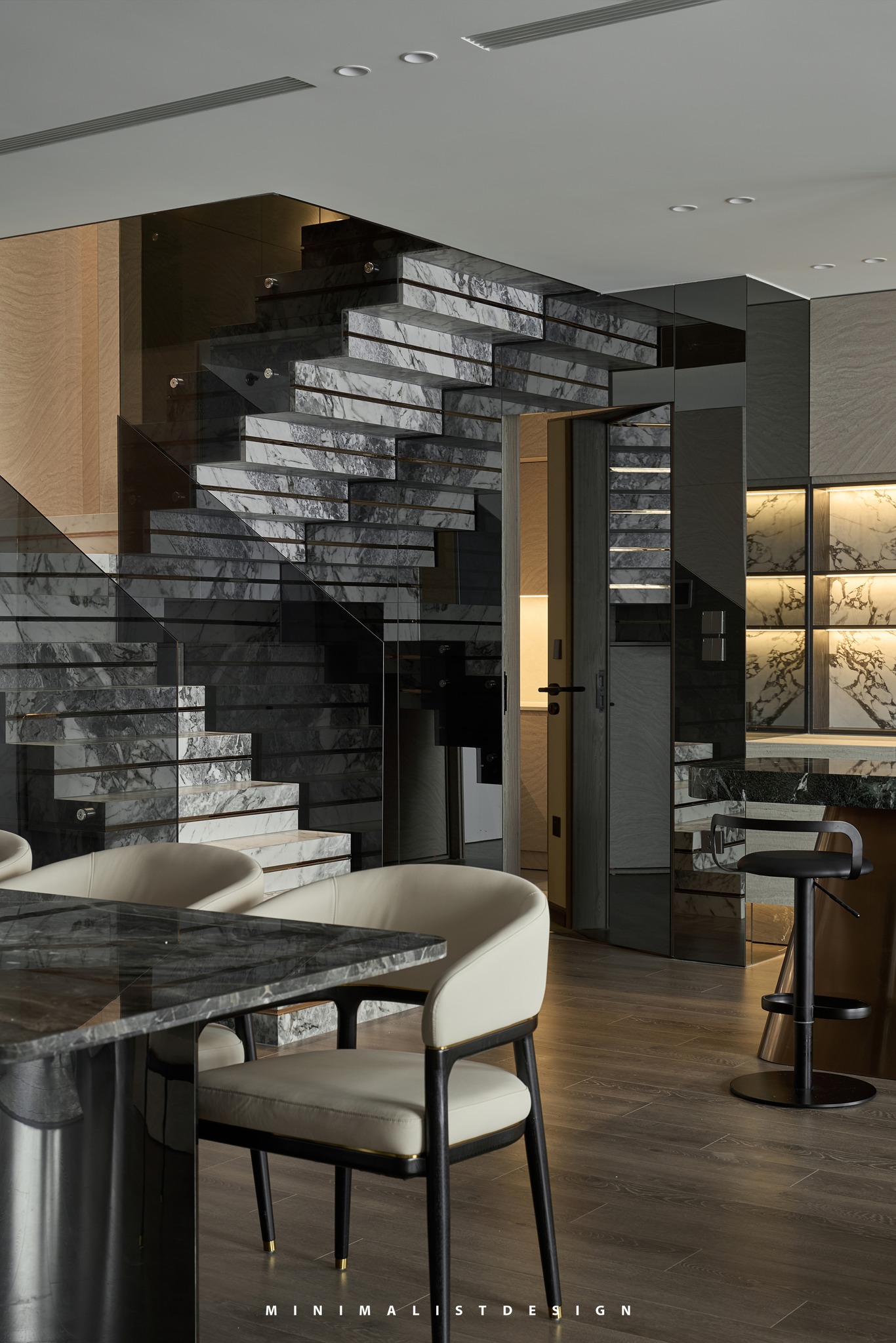 M&acirc;y tầng n&agrave;o gặp gi&oacute; tầng ấy: Thiếu gia c&ugrave;ng tiểu thư H&agrave; th&agrave;nh kết h&ocirc;n, nh&agrave; chung l&agrave; duplex xa hoa bạc tỉ- Ảnh 14.