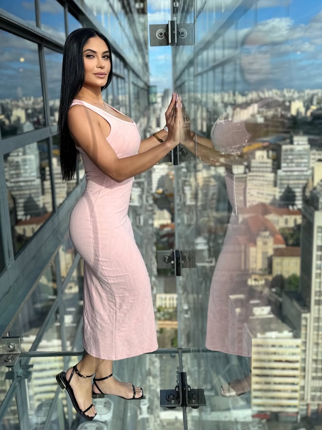 Bắt khẩn cấp 1 Hoa hậu đ&igrave;nh đ&aacute;m nghi li&ecirc;n quan đường d&acirc;y ma t&uacute;y, lọt v&agrave;o tầm ngắm v&igrave; hay khoe khoang sự gi&agrave;u c&oacute; tr&ecirc;n mạng- Ảnh 2.