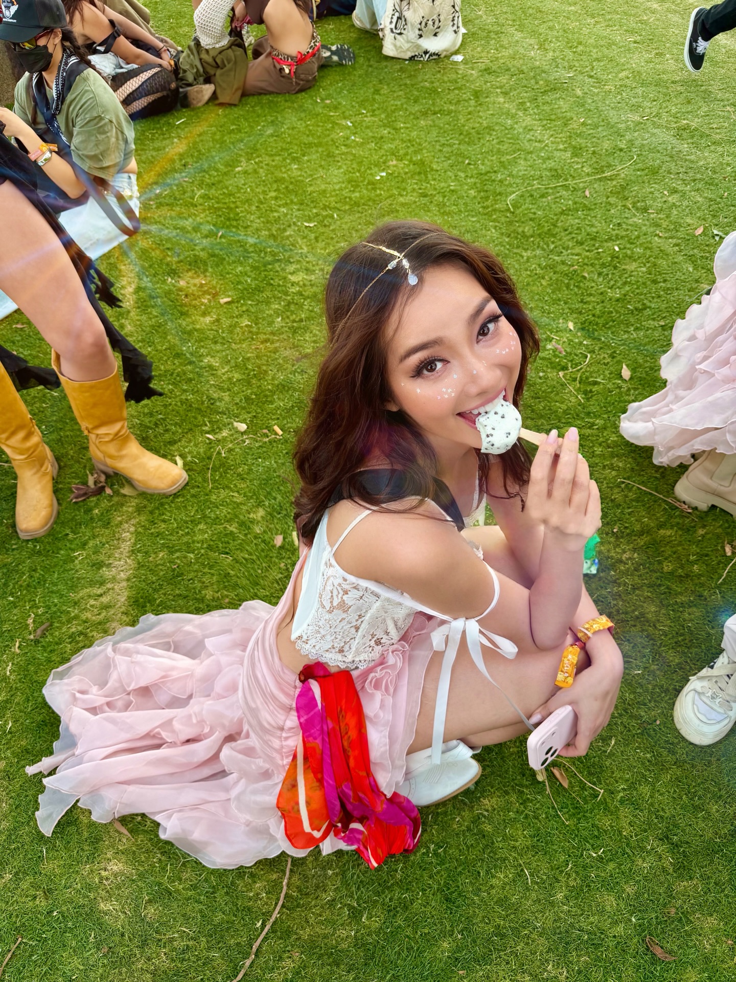 Hoa hậu Việt xuất hiện gợi cảm tại Coachella 2026: Từng lọt top 100 gương mặt đẹp nhất thế giới, nhan sắc hiện tại ra sao?- Ảnh 6.