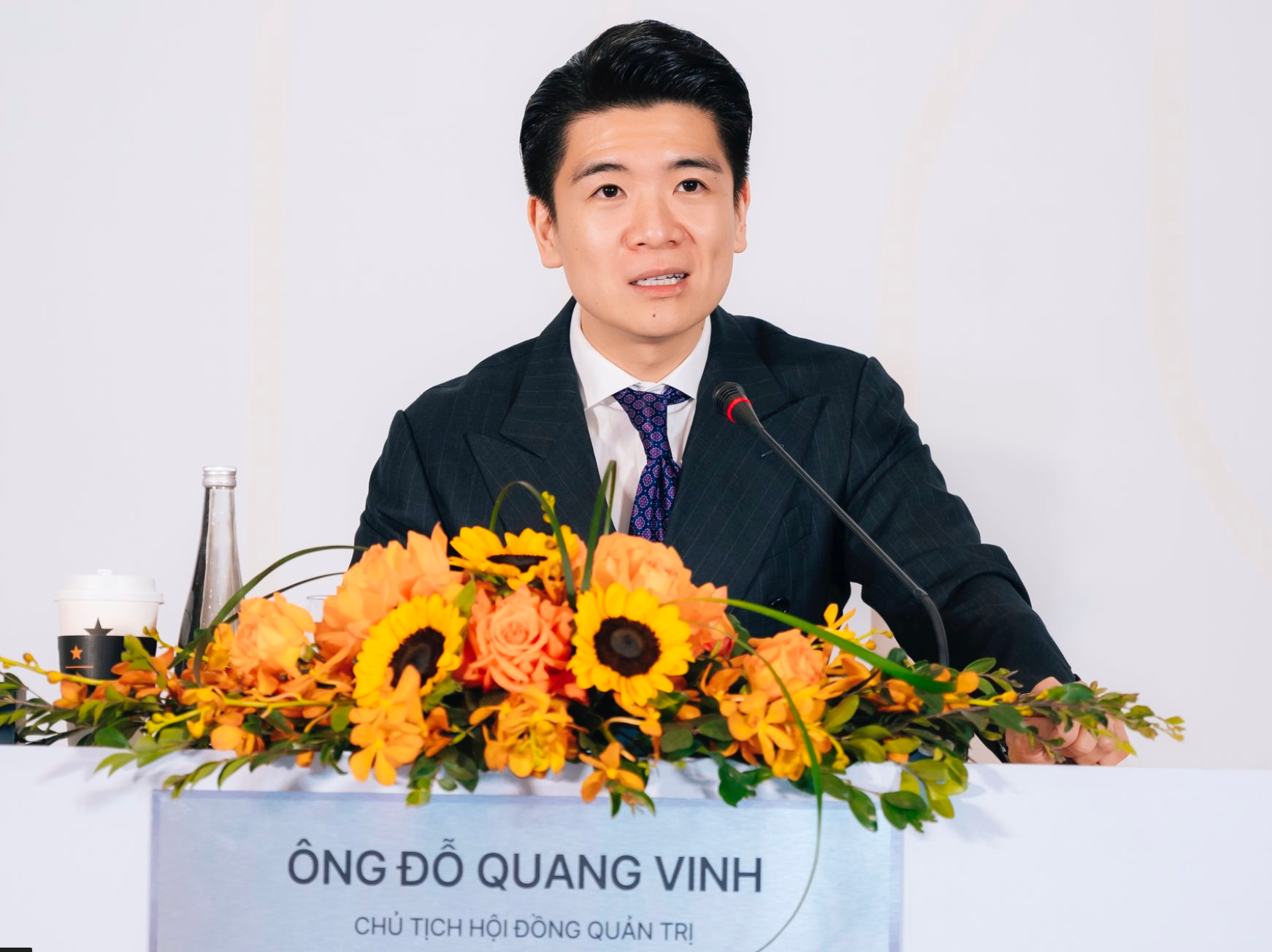 Chủ tịch Đỗ Quang Vinh n&oacute;i g&igrave; khi bị cổ đ&ocirc;ng "soi" th&ugrave; lao?- Ảnh 1.