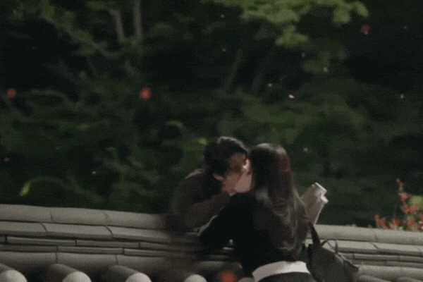 Phim của IU đ&atilde; qu&aacute; Pepsi ơi: Cặp ch&iacute;nh vừa chạm m&ocirc;i l&agrave; c&otilde;i mạng b&ugrave;ng nổ, rating cứ phải gọi l&agrave; đỉnh n&oacute;c- Ảnh 4.