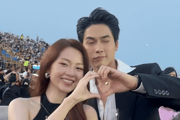 Mẹ ph&aacute;n chia tay nhưng tổng t&agrave;i vẫn dắt tiểu kiều th&ecirc; đi đu concert: Cả Việt Nam đẹp nhất ch&iacute;nh l&agrave; đ&ocirc;i n&agrave;y- Ảnh 2.