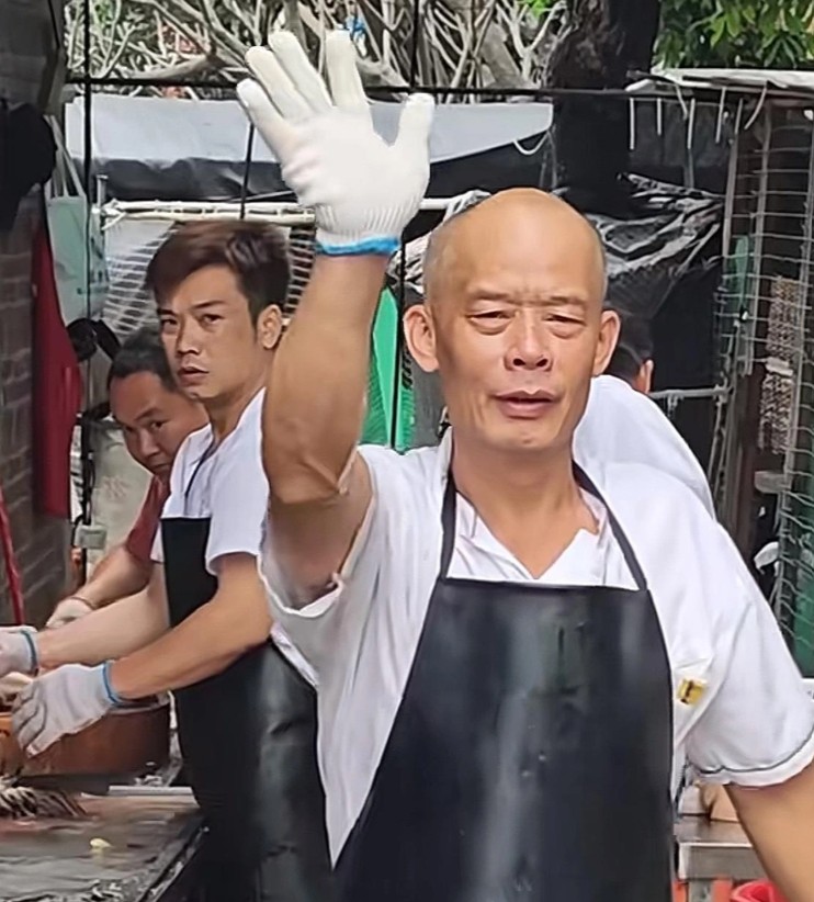 &Ocirc;ng chủ qu&aacute;n lẩu kiếm 20 triệu mỗi ng&agrave;y đuổi kh&ocirc;ng hết kh&aacute;ch, c&ocirc;ng khai chia sẻ kinh nghiệm 30 năm l&agrave;m nghề: B&iacute; quyết kh&ocirc;ng nằm ở c&ocirc;ng thức- Ảnh 1.