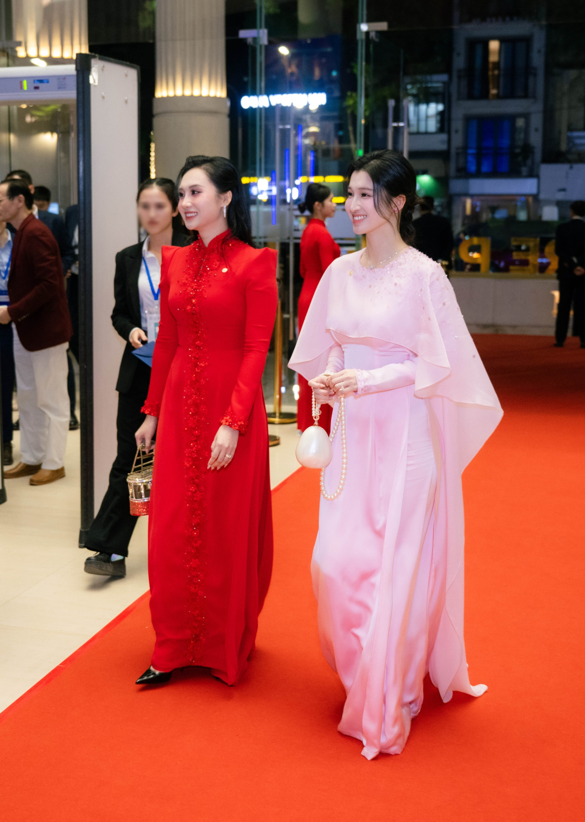 Hot lại clip B&ugrave;i Lan Anh - d&acirc;u cả nh&agrave; tỷ ph&uacute; Phạm Nhật Vượng trả lời phỏng vấn dạo trong s&acirc;n trường 9 năm trước- Ảnh 4.