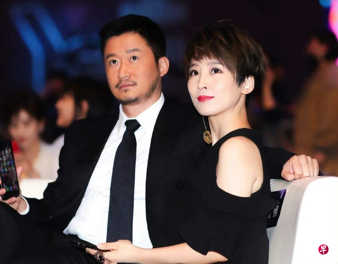 Đối thủ của Trang Ph&aacute;p nu&ocirc;i chồng t&agrave;i tử bị dị tật, d&aacute;m cầm cố sạch t&agrave;i sản l&agrave;m phim v&agrave; c&aacute;i kết cạn nước mắt- Ảnh 5.