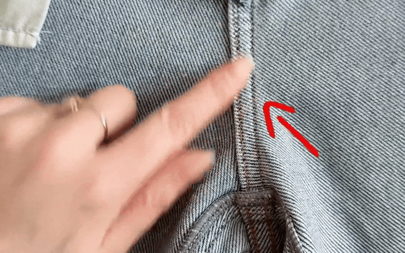 Kh&ocirc;ng cần mặc thử, đ&acirc;y l&agrave; mẹo để ph&acirc;n biệt quần jeans xịn hay kh&ocirc;ng chỉ bằng mắt thường!- Ảnh 1.