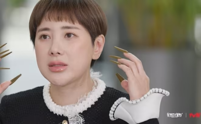 Nữ ca sĩ hạng A bị chồng doanh nh&acirc;n &eacute;p ly h&ocirc;n sau nửa năm cưới: &ldquo;T&ocirc;i li&ecirc;n tục l&ecirc;n cơn co giật, liệt người, kh&ocirc;ng d&aacute;m v&agrave;o bệnh viện&rdquo;- Ảnh 1.