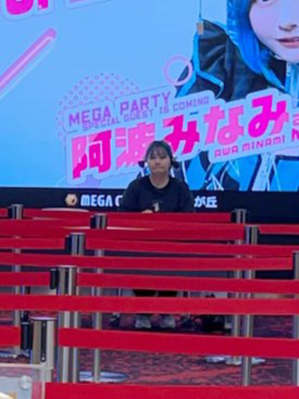 O&aacute;i oăm kh&ocirc;ng tưởng: Nh&oacute;m nhạc nữ vừa tổ chức sự kiện nhưng kh&ocirc;ng c&oacute; fan n&agrave;o tới dự- Ảnh 5.