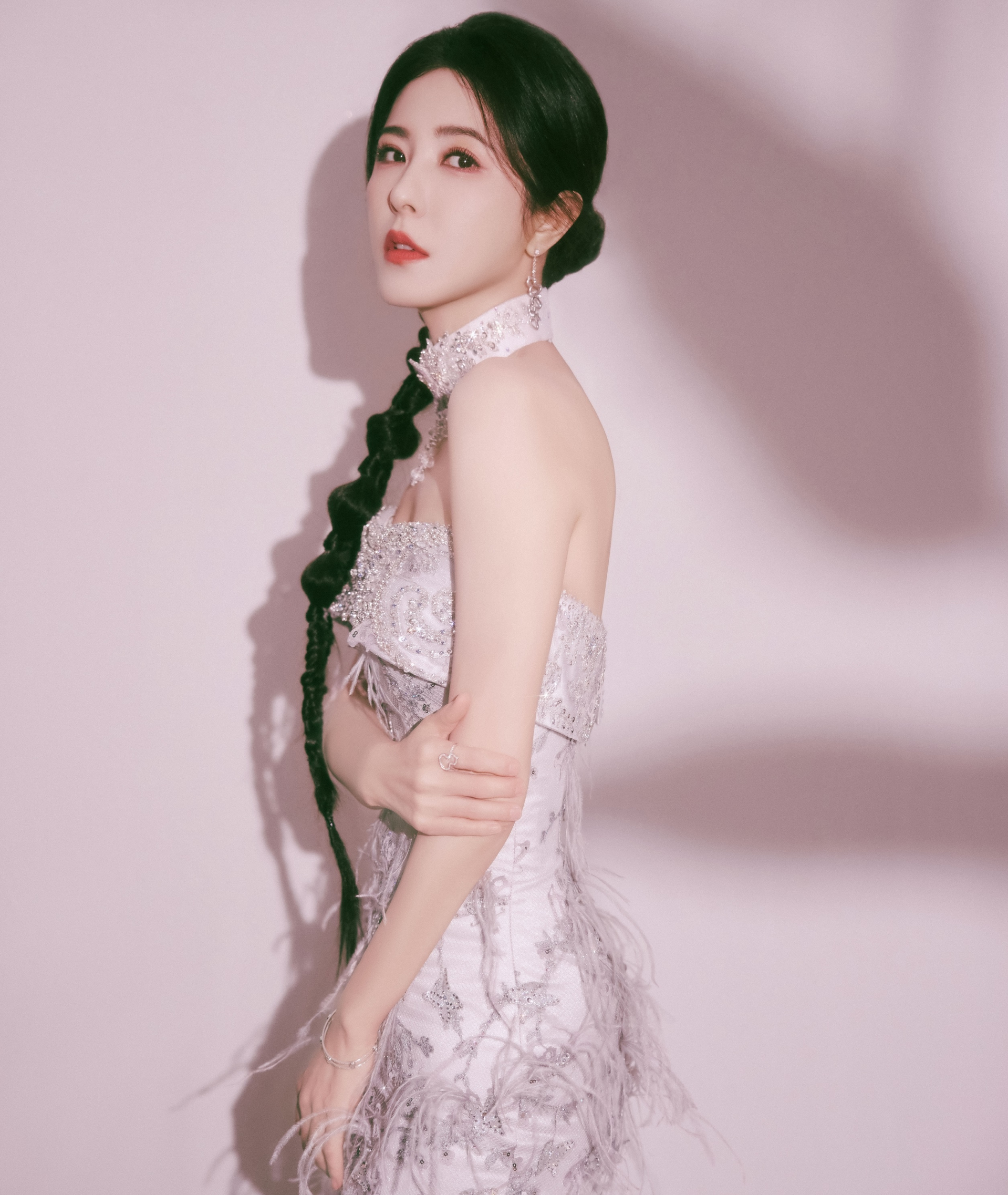 Gương mặt dữ tợn của mỹ nh&acirc;n "200 năm nữa cũng kh&ocirc;ng c&oacute; ai đẹp bằng"- Ảnh 6.