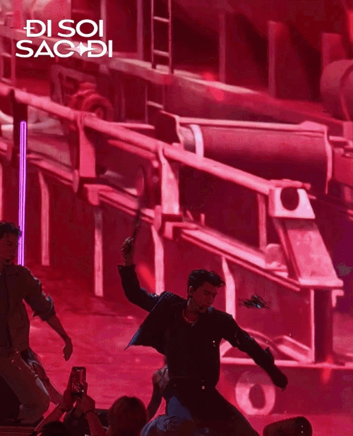 HIEUTHUHAI khoe body &ldquo;cực phẩm&rdquo; cơ bắp cuồn cuộn, t&aacute;i hiện vũ đạo từng g&acirc;y tranh c&atilde;i tại concert Anh Trai Say Hi- Ảnh 2.