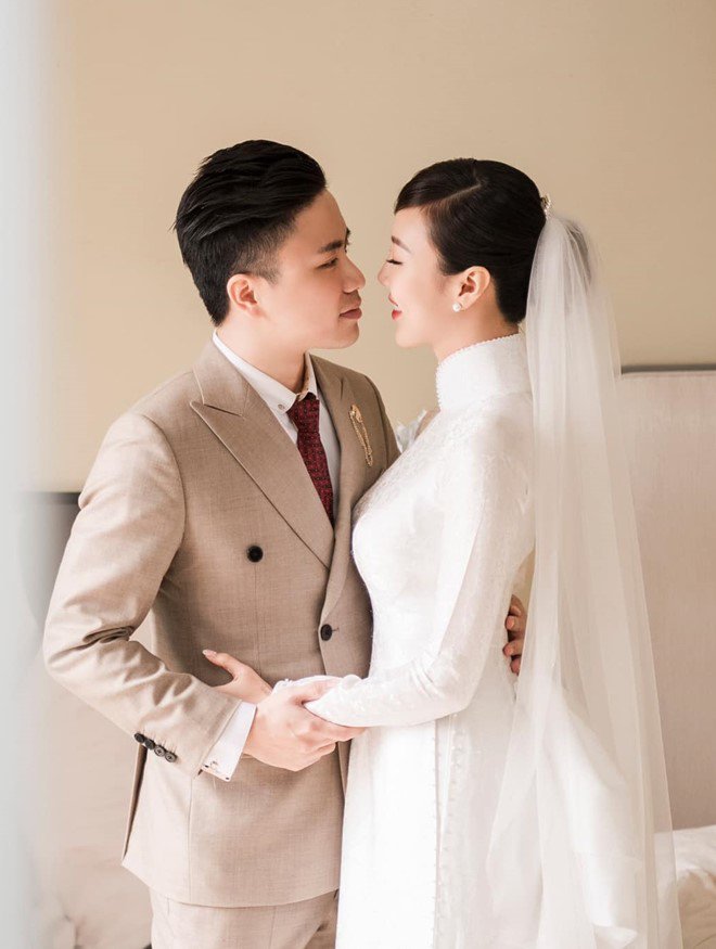 Cựu tiếp vi&ecirc;n Vietnam Airlines đ&oacute;ng MV với Sơn T&ugrave;ng M-TP: Lấy chồng gi&aacute;m đốc ở H&agrave; Nội, sinh liền 2 con, giờ ra sao?- Ảnh 5.