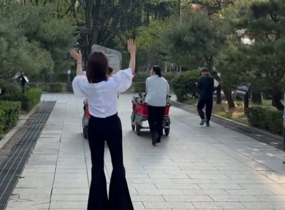 Gương mặt m&eacute;o m&oacute; g&acirc;y sốc của nữ thần sexy đẹp nhất H&agrave;n Quốc- Ảnh 4.