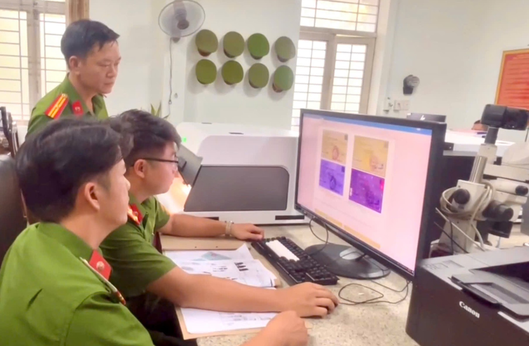 Thủ đoạn lừa đảo 28 tỉ đồng của c&aacute;n bộ địa ch&iacute;nh tại Đồng Nai - Ảnh 2.