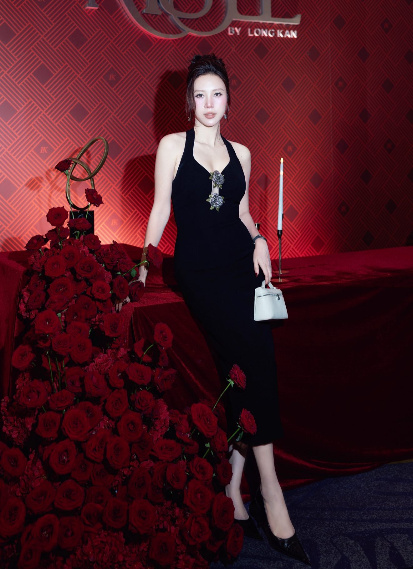 Cựu tiếp vi&ecirc;n Vietnam Airlines đ&oacute;ng MV với Sơn T&ugrave;ng M-TP: Lấy chồng gi&aacute;m đốc ở H&agrave; Nội, sinh liền 2 con, giờ ra sao?- Ảnh 7.