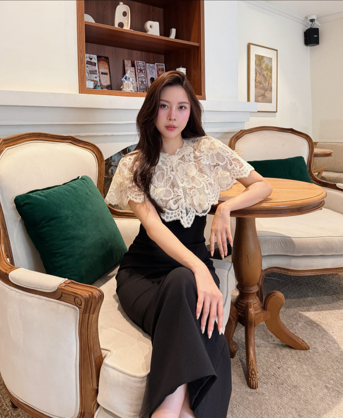 Cựu tiếp vi&ecirc;n Vietnam Airlines đ&oacute;ng MV với Sơn T&ugrave;ng M-TP: Lấy chồng gi&aacute;m đốc ở H&agrave; Nội, sinh liền 2 con, giờ ra sao?- Ảnh 10.