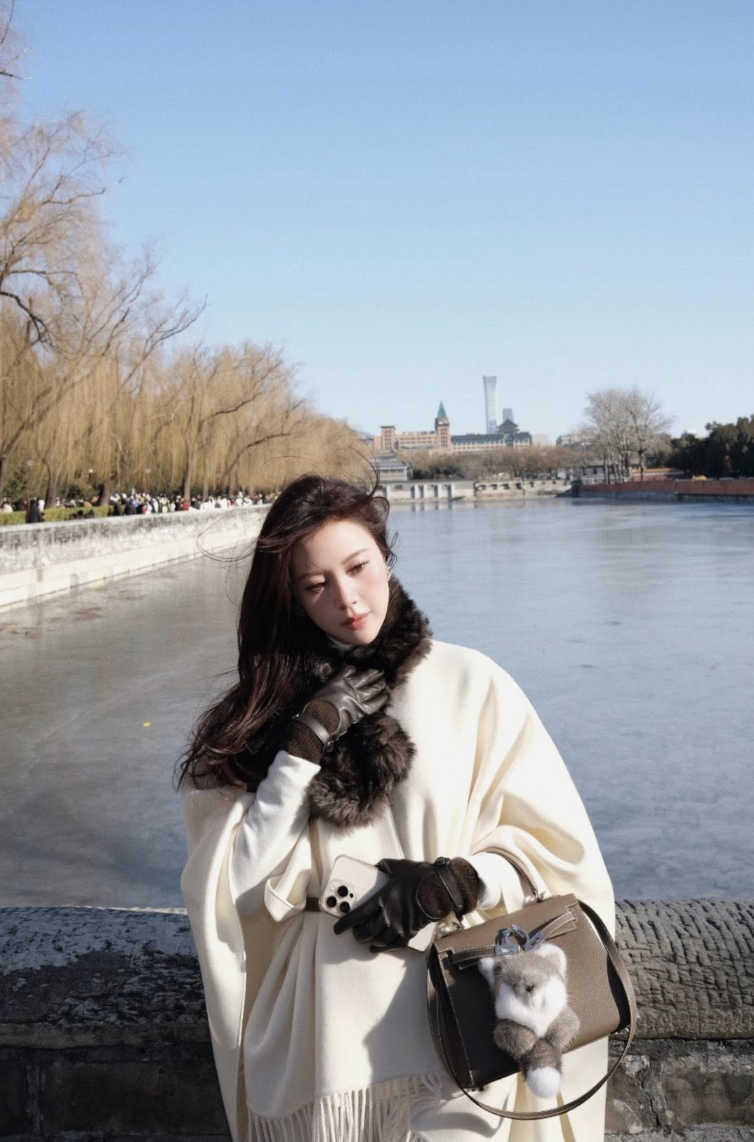 Cựu tiếp vi&ecirc;n Vietnam Airlines đ&oacute;ng MV với Sơn T&ugrave;ng M-TP: Lấy chồng gi&aacute;m đốc ở H&agrave; Nội, sinh liền 2 con, giờ ra sao?- Ảnh 11.