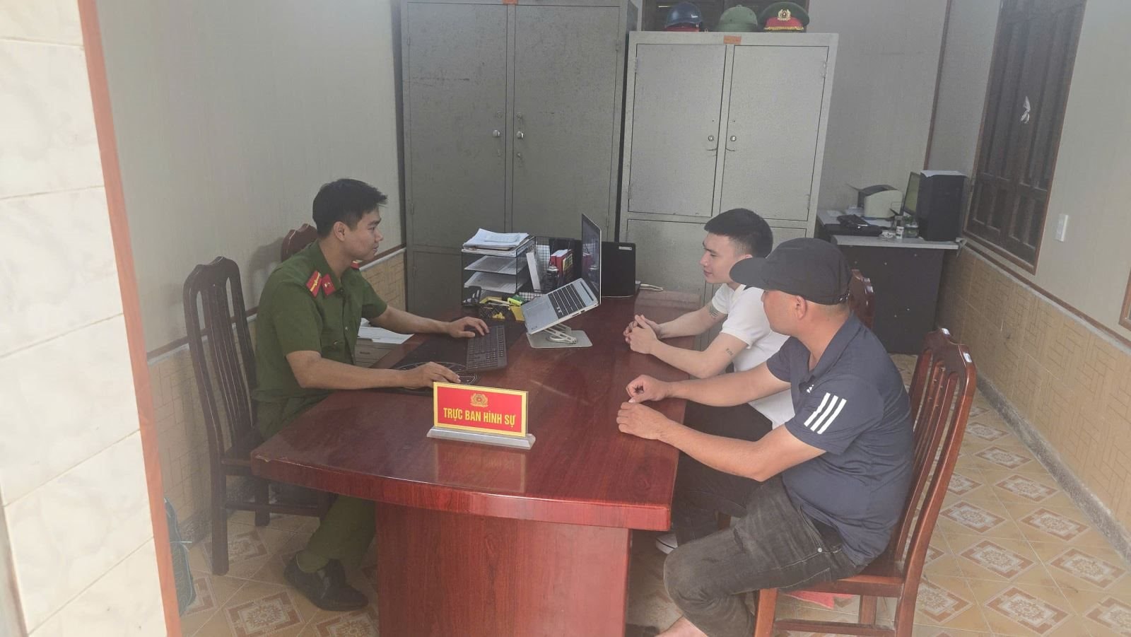 Ph&aacute;t hiện giao dịch 1,1 tỷ đồng từ t&agrave;i khoản của thanh ni&ecirc;n SN 1998: C&ocirc;ng an y&ecirc;u cầu x&aacute;c minh nguồn tiền, sao k&ecirc; lịch sử giao dịch- Ảnh 2.