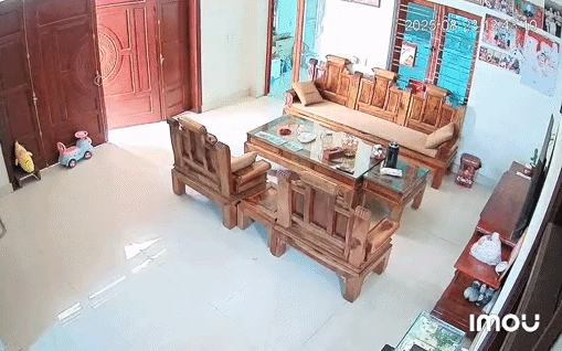 Shipper đến giao h&agrave;ng nhưng Ho&agrave;ng Anh Panda kh&ocirc;ng xuống, lớn tiếng &ldquo;cuộc gọi n&agrave;o&rdquo;: Bồi thường 1 triệu để xin lỗi, cắt clip đăng l&ecirc;n mạng - Ảnh 3.