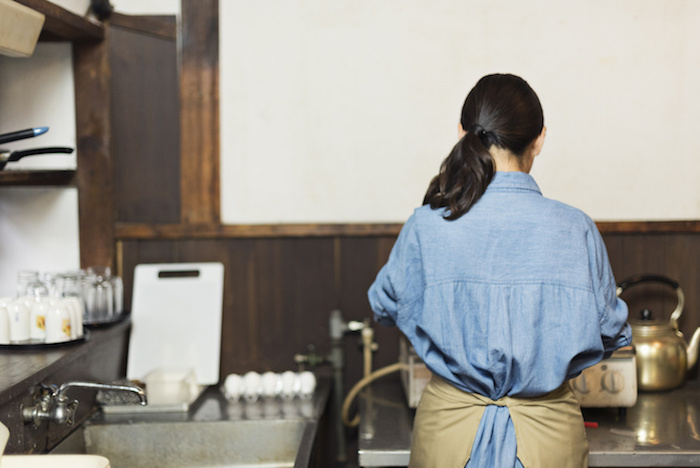 Ng&agrave;y c&agrave;ng nhiều nam giới bị bạo lực gia đ&igrave;nh, nhưng con số thống k&ecirc; về "nạn nh&acirc;n" lại g&acirc;y bất ngờ- Ảnh 2.