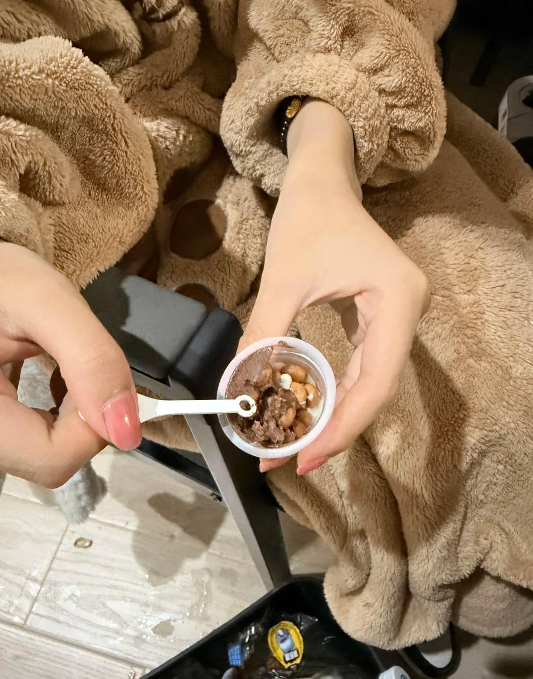 Sống 30 năm mới nhận ra t&ocirc;i đ&atilde; d&ugrave;ng sai 8 m&oacute;n đồ quen thuộc m&agrave; kh&ocirc;ng hề biết, h&oacute;a ra chỉ cần &ldquo;lật ngược&rdquo; l&agrave; tiện hơn hẳn- Ảnh 6.