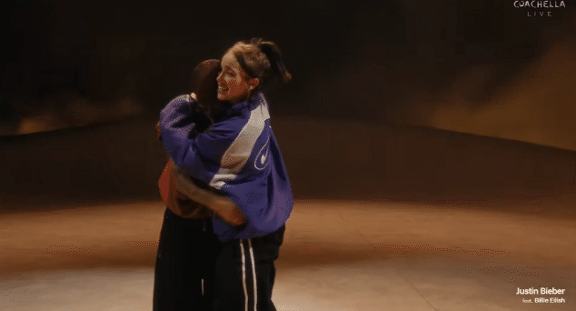 Kh&ocirc;ng cần tranh c&atilde;i Hailey hay Billie Eilish xứng đ&aacute;ng hơn, bởi tại Coachella c&oacute; một Justin Bieber đ&atilde; được chữa l&agrave;nh! - Ảnh 1.