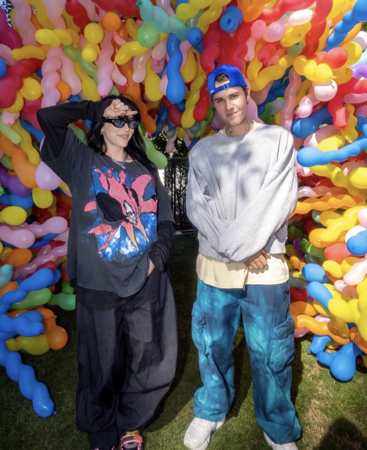 Kh&ocirc;ng cần tranh c&atilde;i Hailey hay Billie Eilish xứng đ&aacute;ng hơn, bởi tại Coachella c&oacute; một Justin Bieber đ&atilde; được chữa l&agrave;nh! - Ảnh 12.