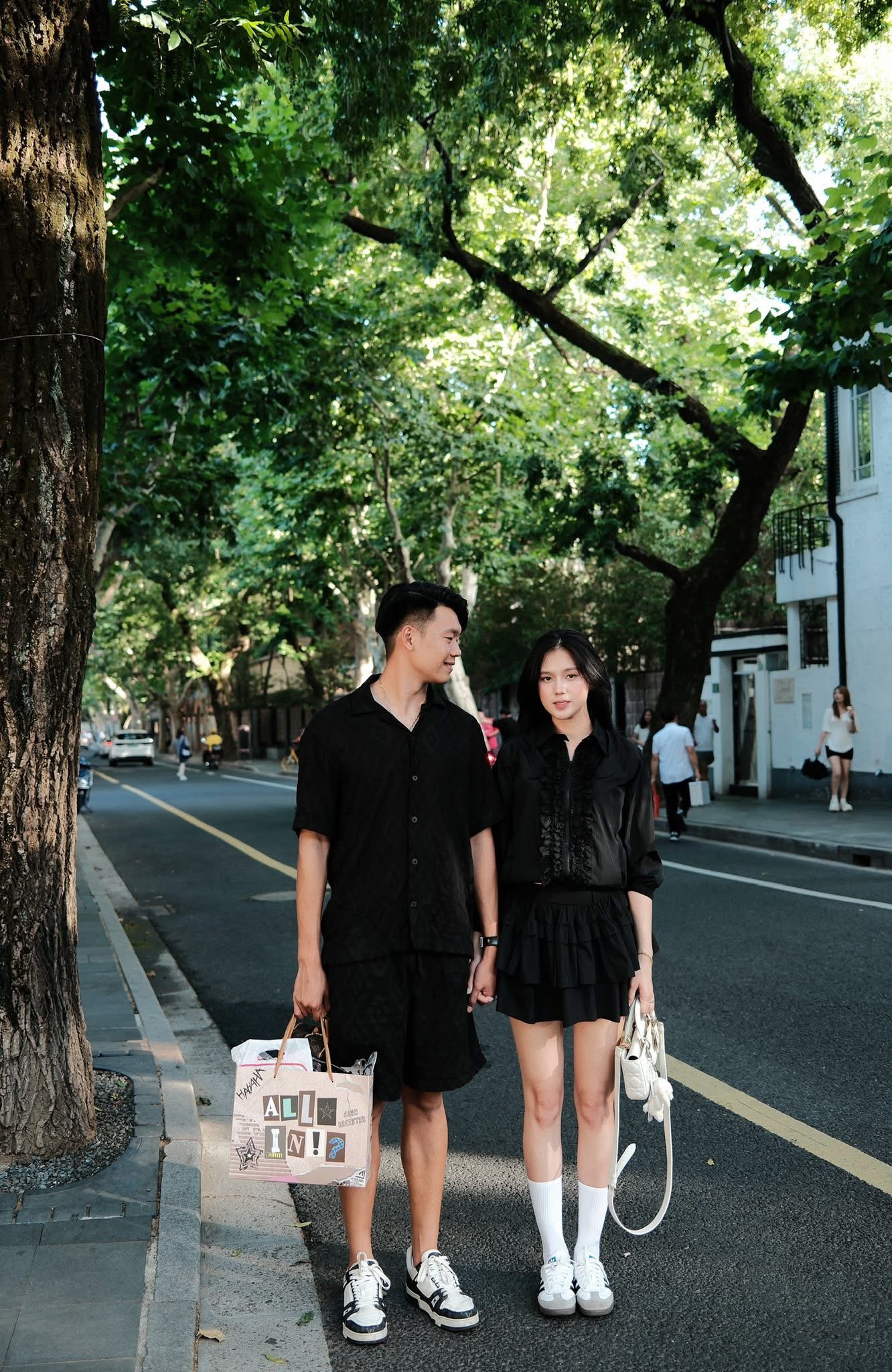 Đỗ Mỹ Linh, Ng&ocirc; Tố Uy&ecirc;n - vợ Th&agrave;nh Chung khoe m&acirc;m c&uacute;ng tết H&agrave;n thực: Ai kh&eacute;o l&eacute;o hơn?- Ảnh 5.