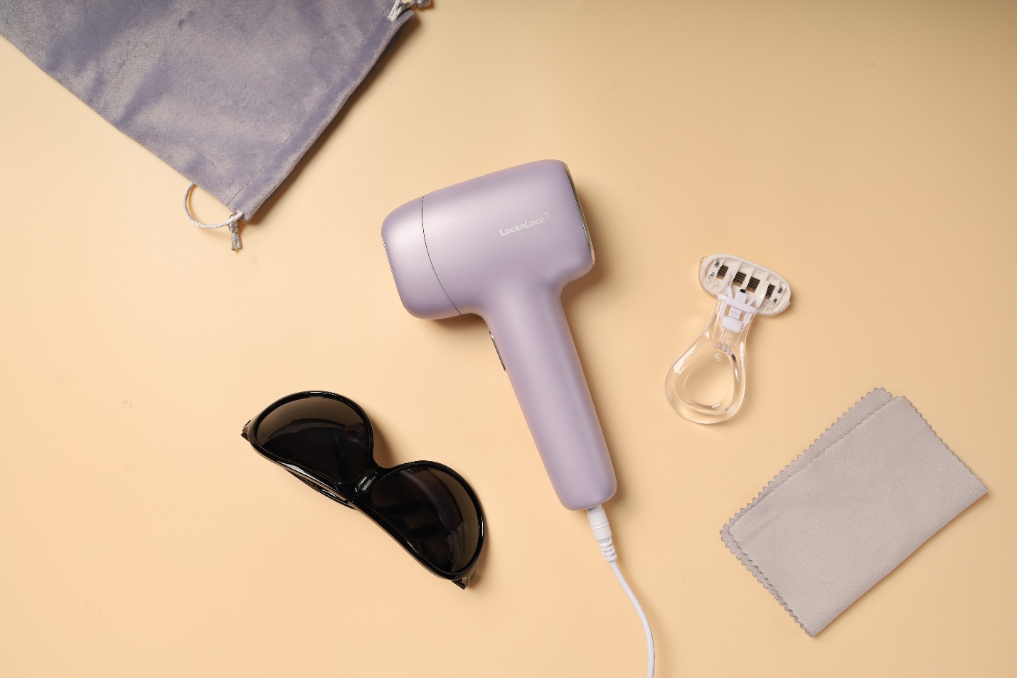 Da mịn ch&agrave;o h&egrave; c&ugrave;ng bộ đ&ocirc;i m&aacute;y triệt l&ocirc;ng lạnh c&ocirc;ng nghệ H&agrave;n Quốc từ LocknLock - Ảnh 3.