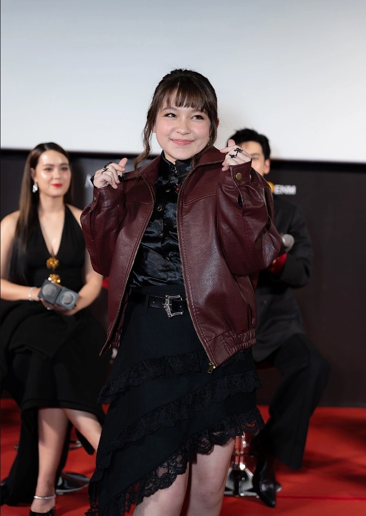 Sao nh&iacute; 12 tuổi "xứ ch&ugrave;a V&agrave;ng" đ&oacute;ng phim Việt đang dẫn đầu ph&ograve;ng v&eacute; l&agrave; ai?- Ảnh 10.