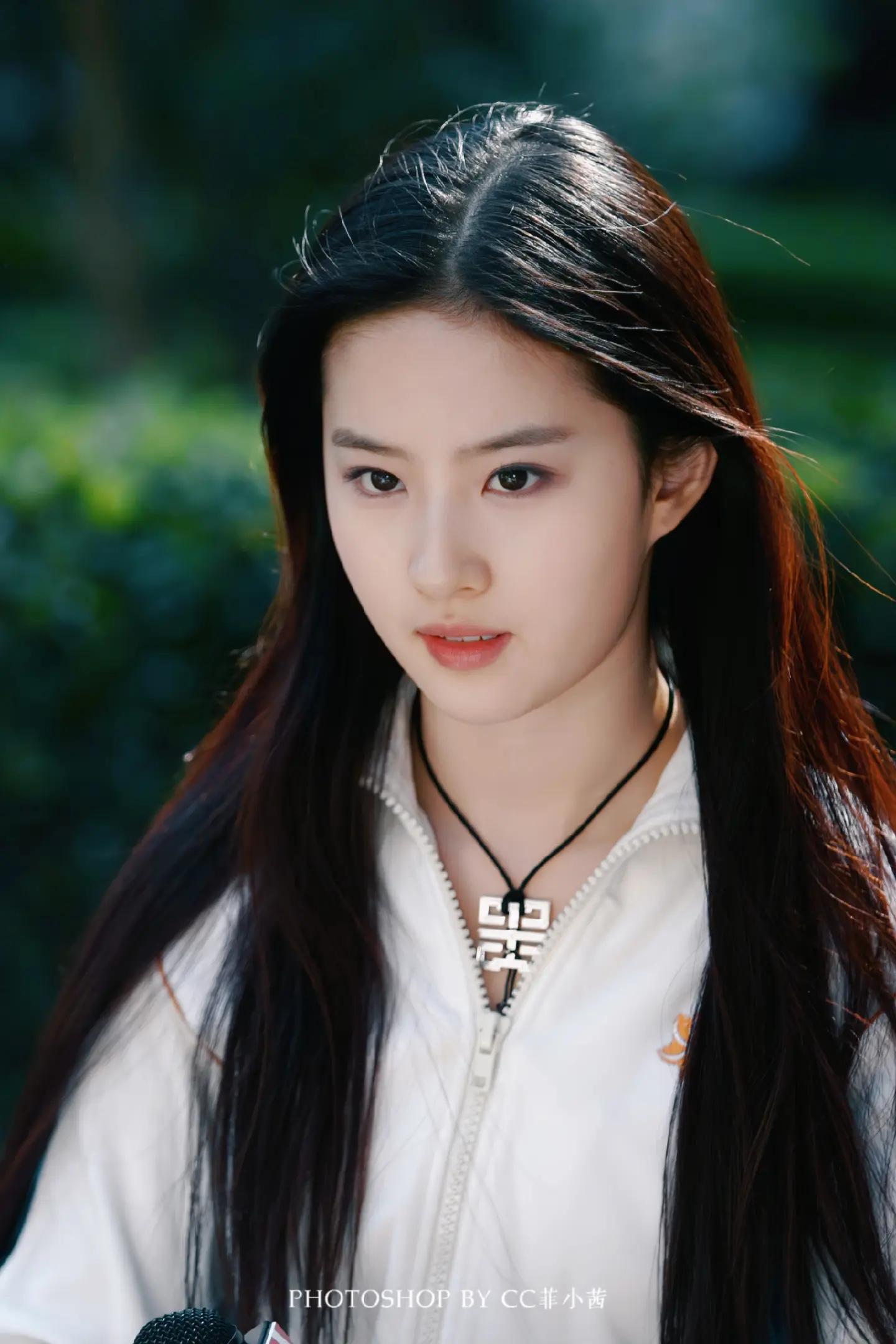 Nh&igrave;n Lưu Diệc Phi 25 năm trước đ&uacute;ng l&agrave; visual "vắt ra nước", đến c&aacute;i t&ecirc;n cũng trở th&agrave;nh t&iacute;nh từ chỉ sắc đẹp- Ảnh 2.