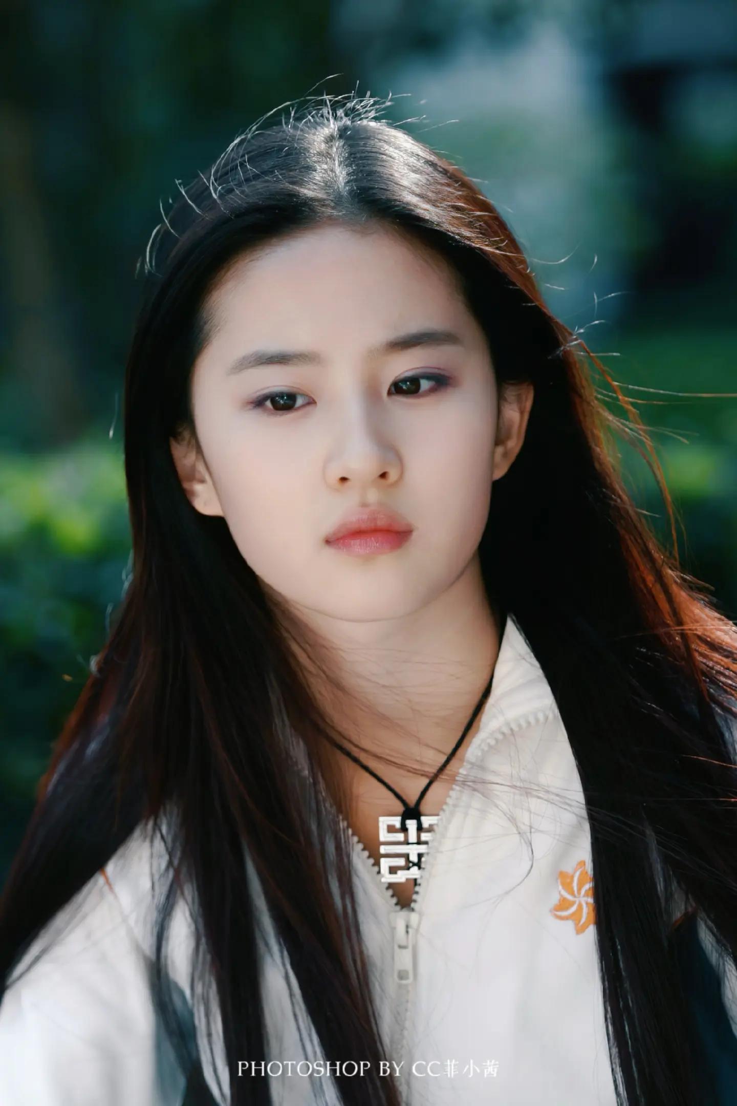 Nh&igrave;n Lưu Diệc Phi 25 năm trước đ&uacute;ng l&agrave; visual "vắt ra nước", đến c&aacute;i t&ecirc;n cũng trở th&agrave;nh t&iacute;nh từ chỉ sắc đẹp- Ảnh 1.