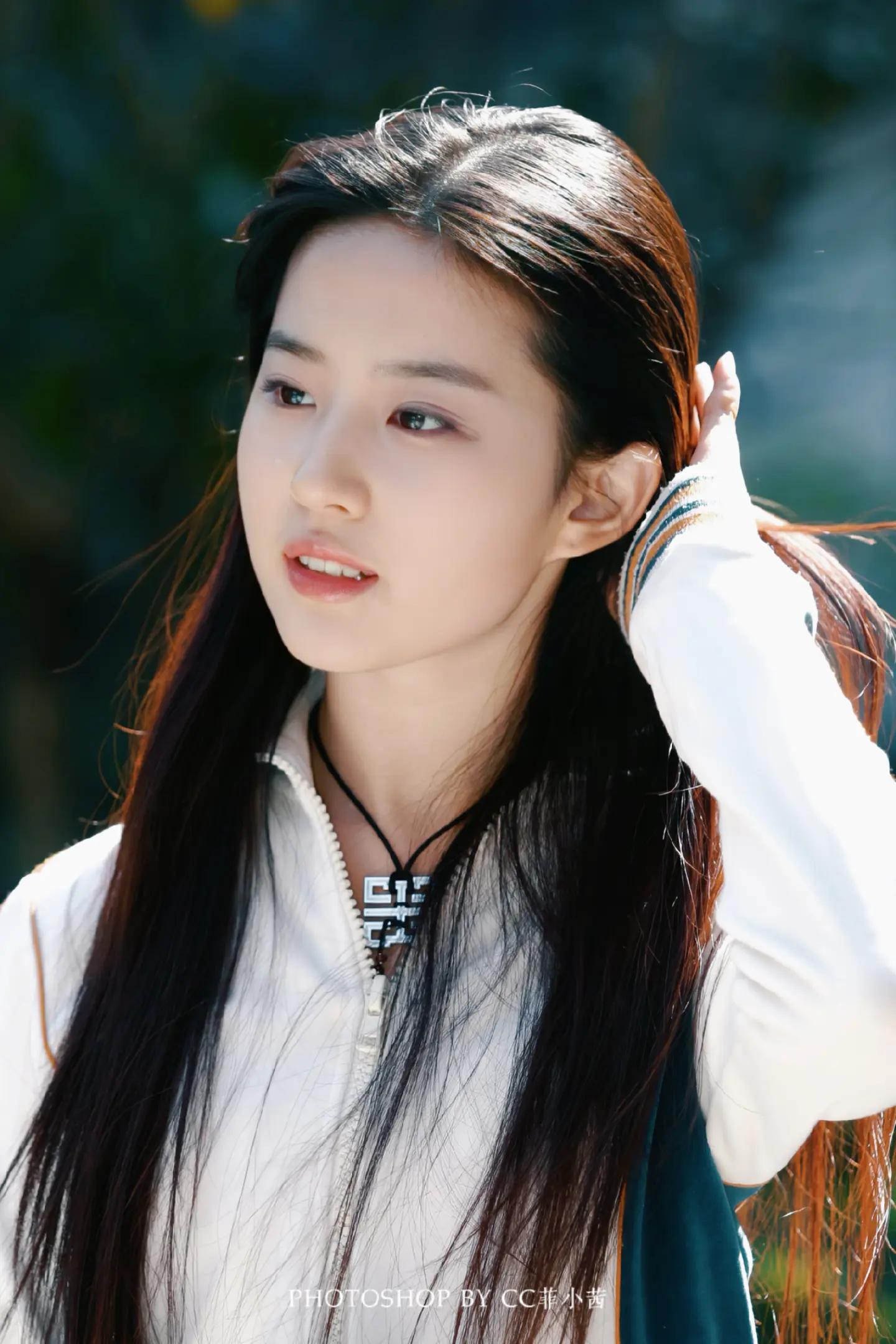 Nh&igrave;n Lưu Diệc Phi 25 năm trước đ&uacute;ng l&agrave; visual "vắt ra nước", đến c&aacute;i t&ecirc;n cũng trở th&agrave;nh t&iacute;nh từ chỉ sắc đẹp- Ảnh 3.