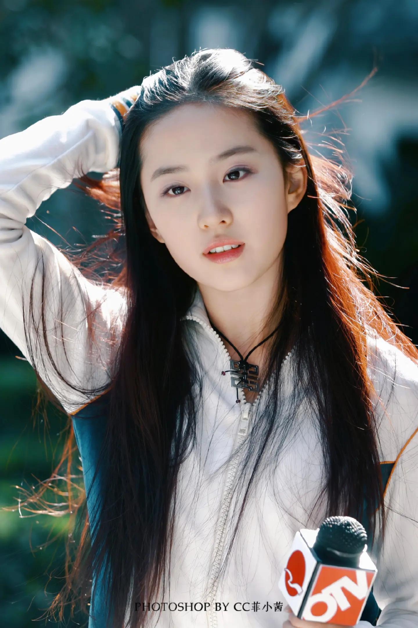 Nh&igrave;n Lưu Diệc Phi 25 năm trước đ&uacute;ng l&agrave; visual "vắt ra nước", đến c&aacute;i t&ecirc;n cũng trở th&agrave;nh t&iacute;nh từ chỉ sắc đẹp- Ảnh 4.