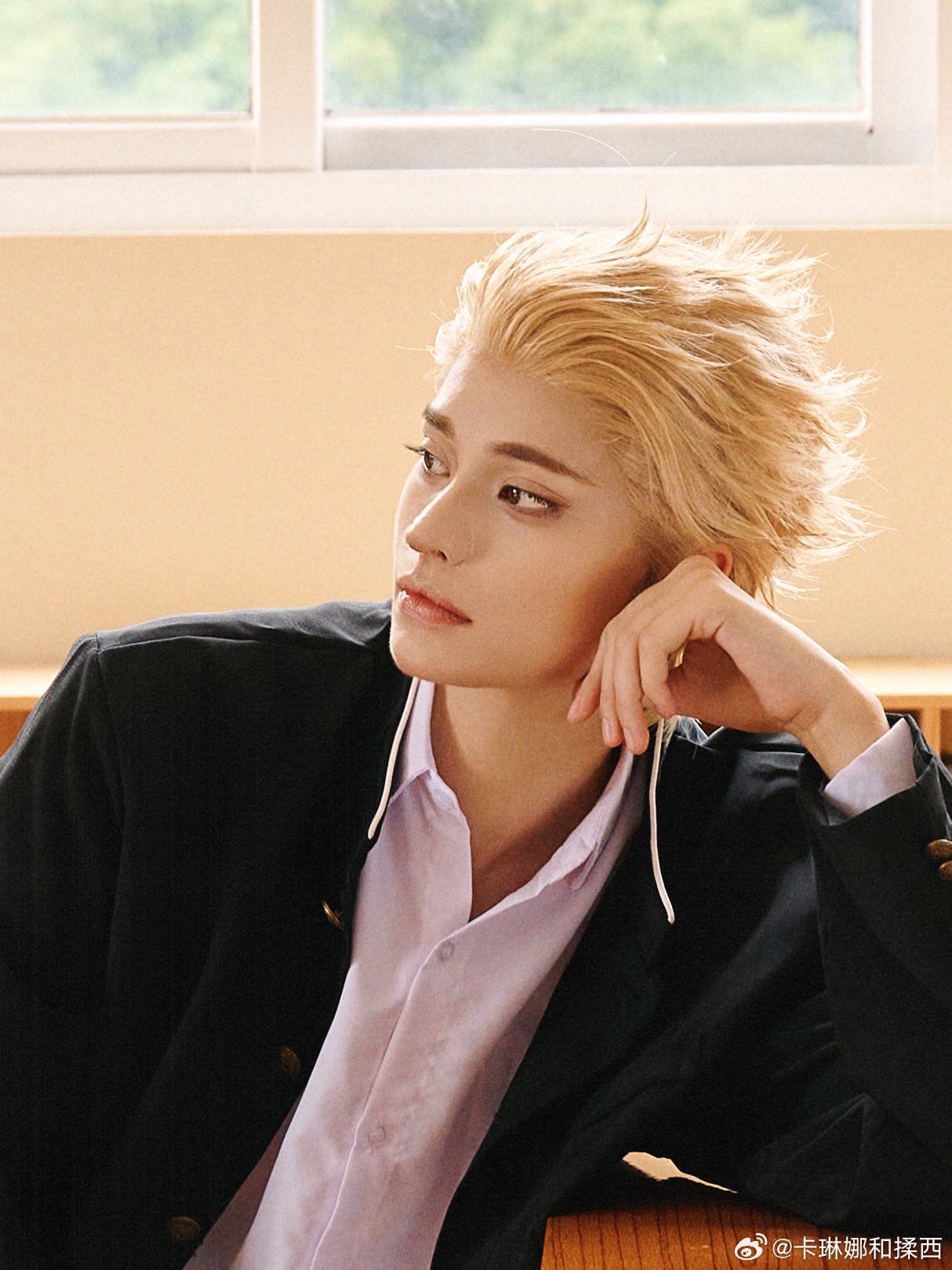 Một Chị Đẹp phi giới t&iacute;nh hẹn h&ograve; staff nữ trong show, mất t&iacute;ch suốt 4 th&aacute;ng h&oacute;a ra v&igrave; bận đưa 