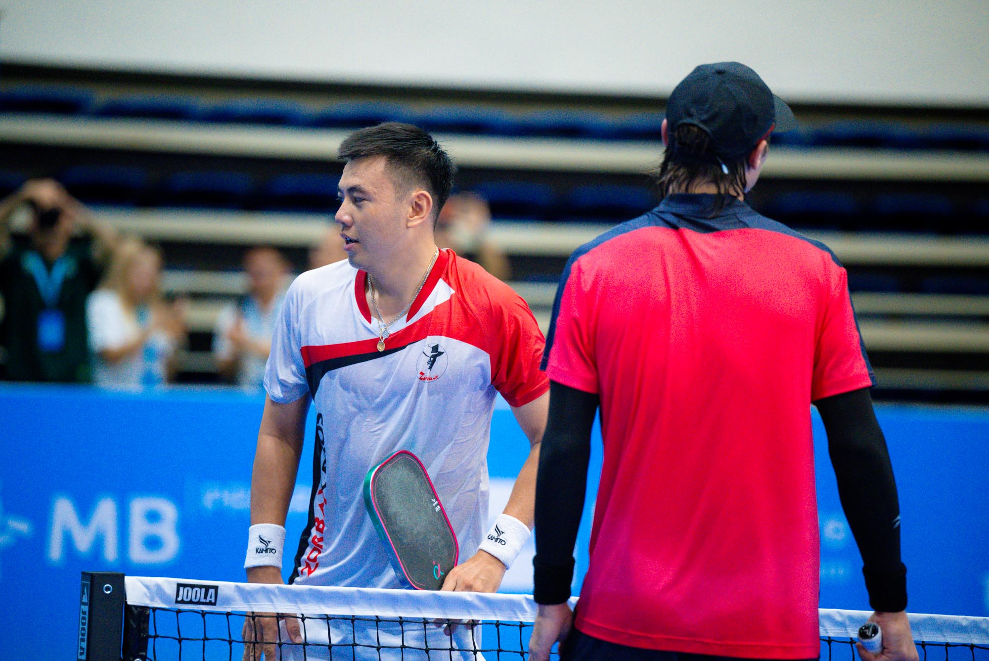 Đẳng cấp: L&yacute; Ho&agrave;ng Nam ch&acirc;n đau tập tễnh vẫn đ&aacute;nh bại Top 4 PPA Christian Alshon- Ảnh 5.