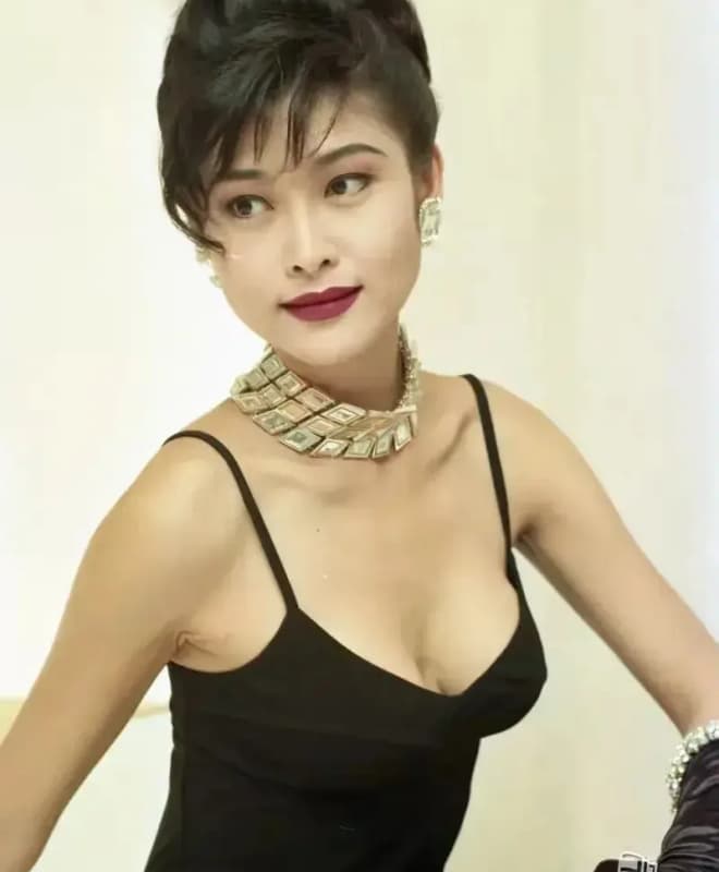 Cuộc đời của "nữ hoàng phim nóng" cởi đồ để nổi tiếng rồi mặc lại để trở thành ảnh hậu- Ảnh 6. Cuộc đời của "nữ hoàng phim nóng" cởi đồ để nổi tiếng rồi mặc lại để trở thành ảnh hậu- Ảnh 6.