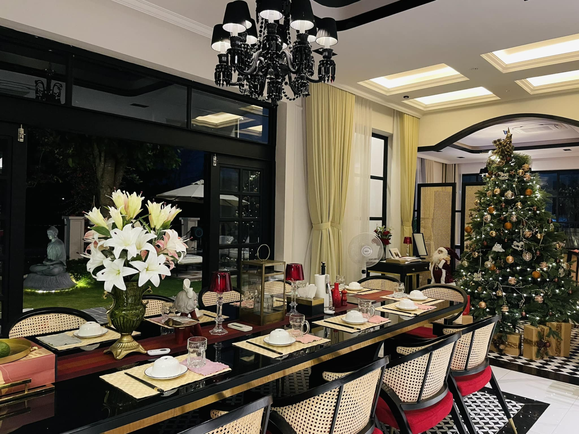 Ch&acirc;n dung 4 ch&agrave;ng trai được "đẩy thuyền" với Lọ Lem: Điểm chung l&agrave; gi&agrave;u, tiếp theo l&agrave; g&igrave;?- Ảnh 9.