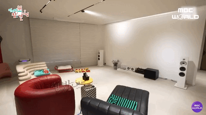 Mỹ nh&acirc;n "đẹp nhất thế giới": U40 vẫn "độc to&agrave;n th&acirc;n", sống c&ugrave;ng m&egrave;o trong căn hộ sang chảnh, chill đến mức qu&ecirc;n lu&ocirc;n mặt đất- Ảnh 4.