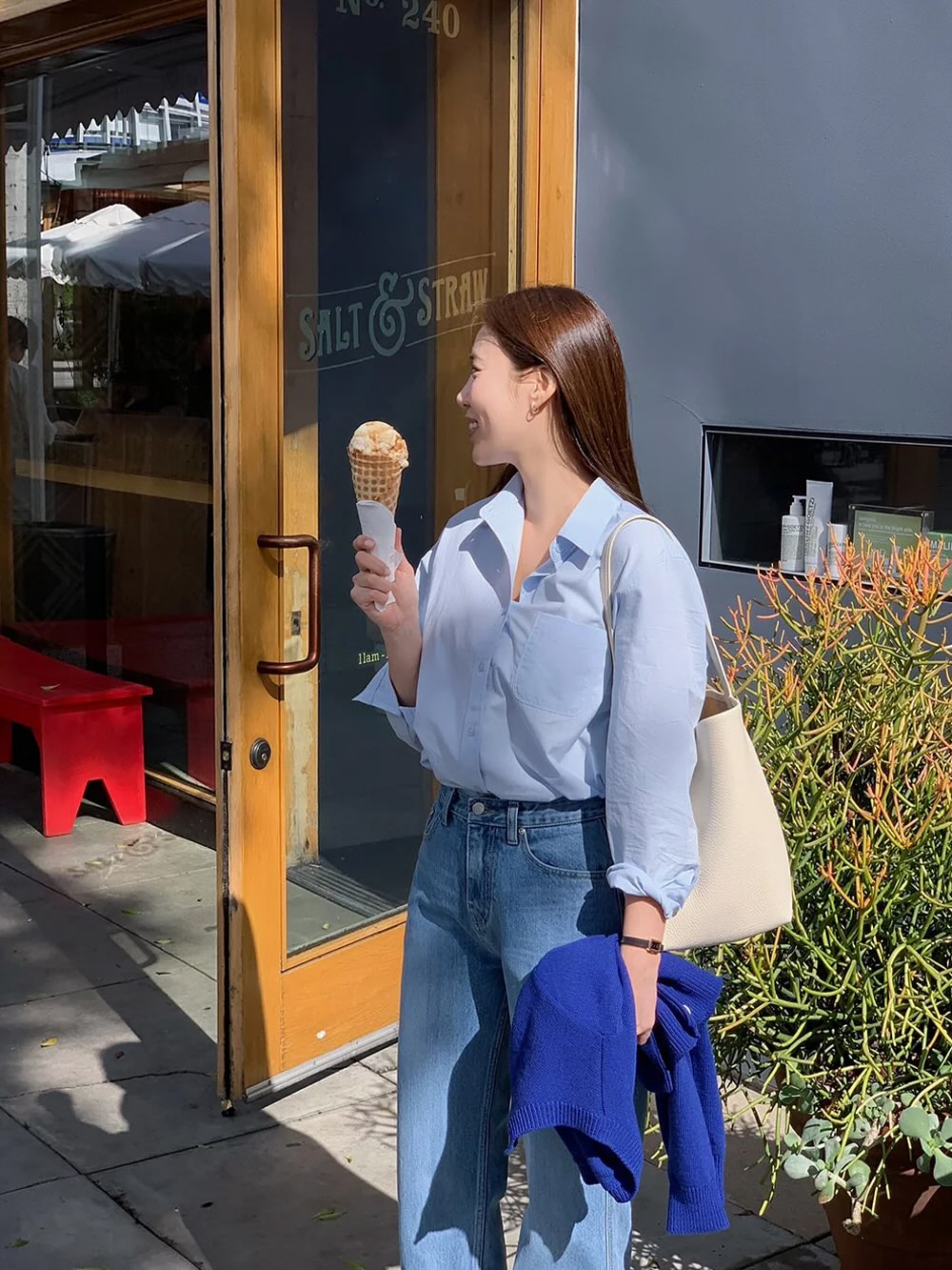 4 mẫu &aacute;o sơ mi hack tuổi tốt nhất, mặc tới c&ocirc;ng sở vẫn chuẩn thanh lịch- Ảnh 4.