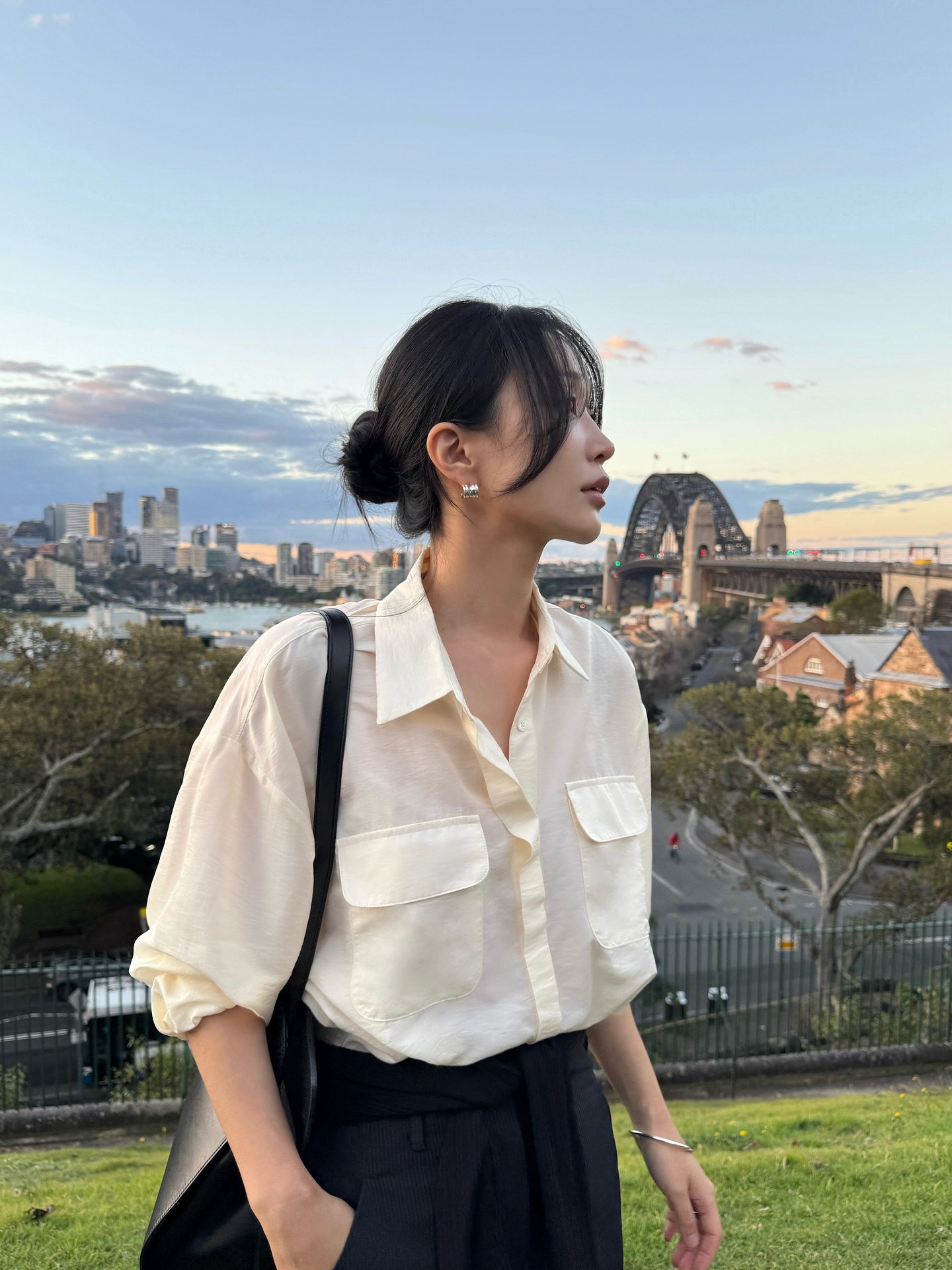 4 mẫu &aacute;o sơ mi hack tuổi tốt nhất, mặc tới c&ocirc;ng sở vẫn chuẩn thanh lịch- Ảnh 7.