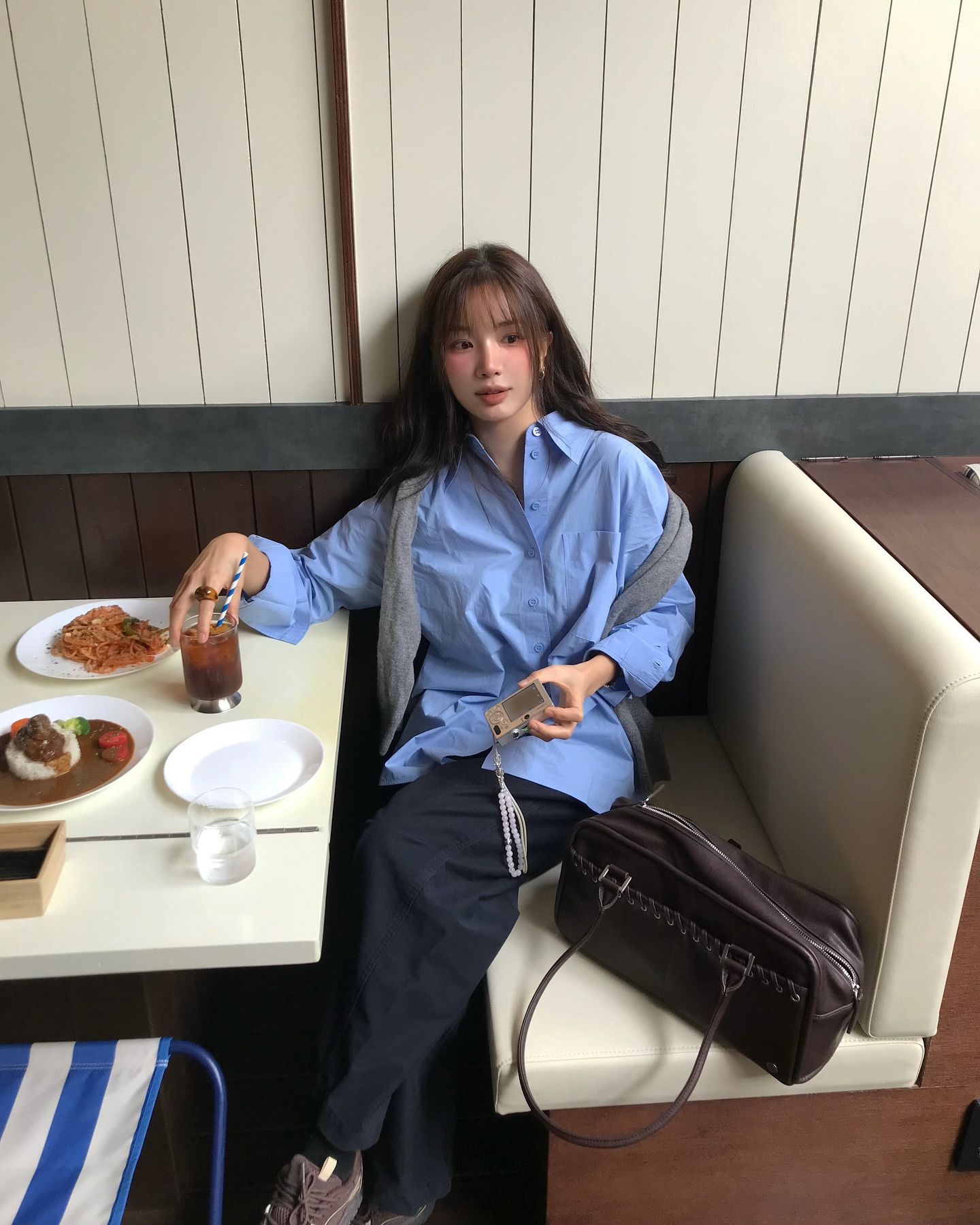 4 mẫu &aacute;o sơ mi hack tuổi tốt nhất, mặc tới c&ocirc;ng sở vẫn chuẩn thanh lịch- Ảnh 5.