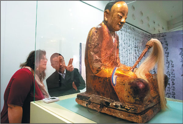 Qu&eacute;t CT b&ecirc;n trong pho tượng Phật 1.000 năm tuổi, ph&aacute;t hiện x&aacute;c ướp nh&agrave; sư với ruột gan biến mất, thay bằng những mảnh giấy nhỏ đầy mật m&atilde; b&iacute; ẩn- Ảnh 3.