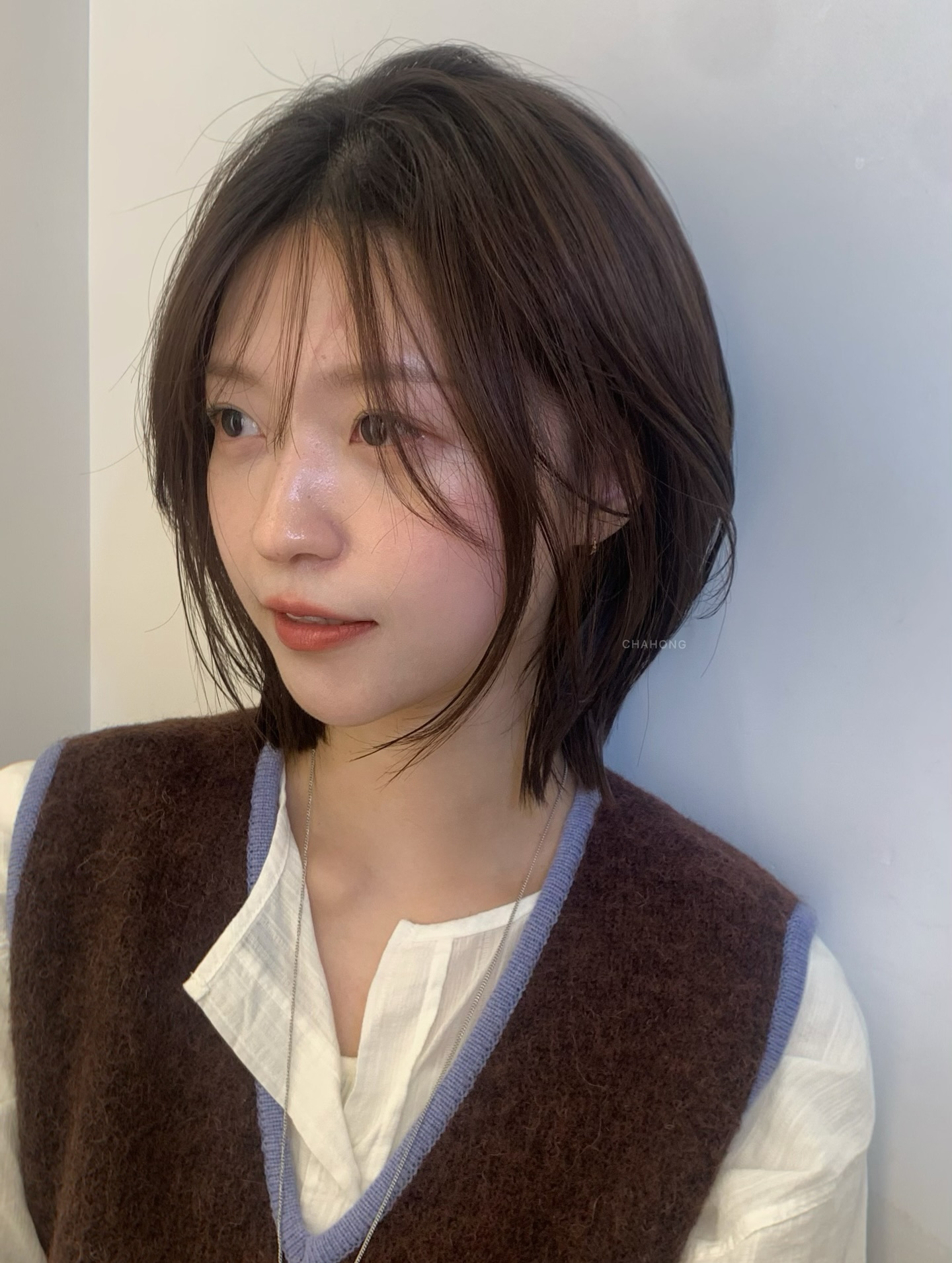 Nữ ch&iacute;nh phim "Cổ tay &aacute;o m&agrave;u đỏ" khiến chị em muốn cắt t&oacute;c ngắn layer ngay v&agrave; lu&ocirc;n v&igrave; visual như nh&acirc;n vật truyện tranh- Ảnh 6.