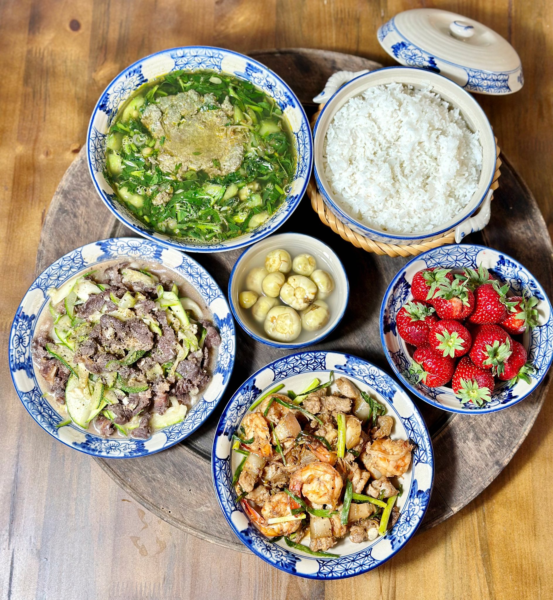 Tham gia thử thách "50k nấu mâm cơm 4 người ăn vô tư": Chị gái ở Hà Nội cầu cứu ngay ngày đầu tiên!- Ảnh 3. Tham gia thử thách "50k nấu mâm cơm 4 người ăn vô tư": Chị gái ở Hà Nội cầu cứu ngay ngày đầu tiên!- Ảnh 3.