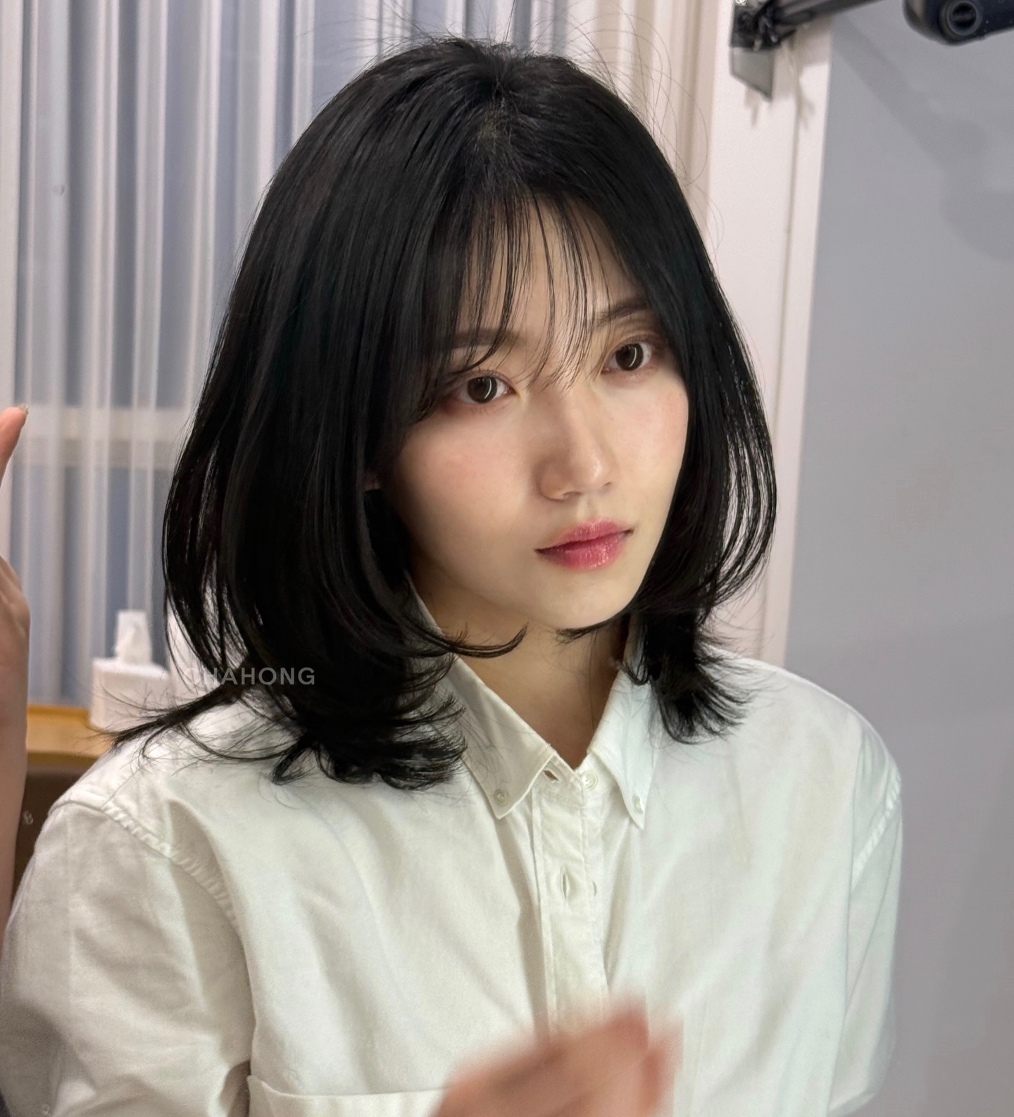 Nữ ch&iacute;nh phim "Cổ tay &aacute;o m&agrave;u đỏ" khiến chị em muốn cắt t&oacute;c ngắn layer ngay v&agrave; lu&ocirc;n v&igrave; visual như nh&acirc;n vật truyện tranh- Ảnh 10.