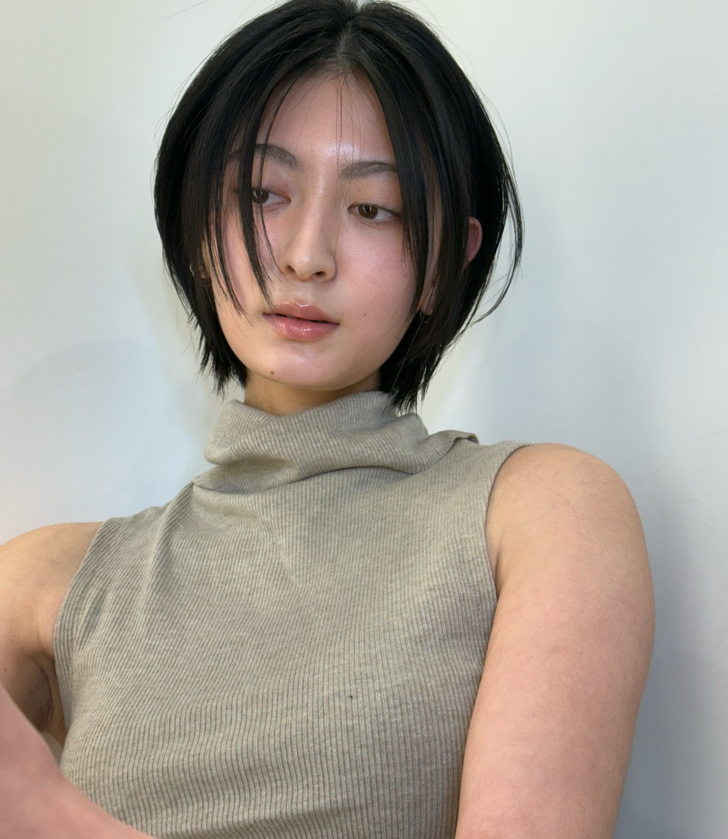 Nữ ch&iacute;nh phim "Cổ tay &aacute;o m&agrave;u đỏ" khiến chị em muốn cắt t&oacute;c ngắn layer ngay v&agrave; lu&ocirc;n v&igrave; visual như nh&acirc;n vật truyện tranh- Ảnh 12.