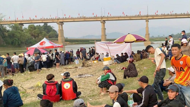 Kh&ocirc;ng c&oacute; ph&eacute;p m&agrave;u: T&igrave;m thấy thi thể c&ocirc; g&aacute;i 26 tuổi để lại &ocirc; t&ocirc; rồi nhảy s&ocirc;ng ở Nghệ An- Ảnh 2.