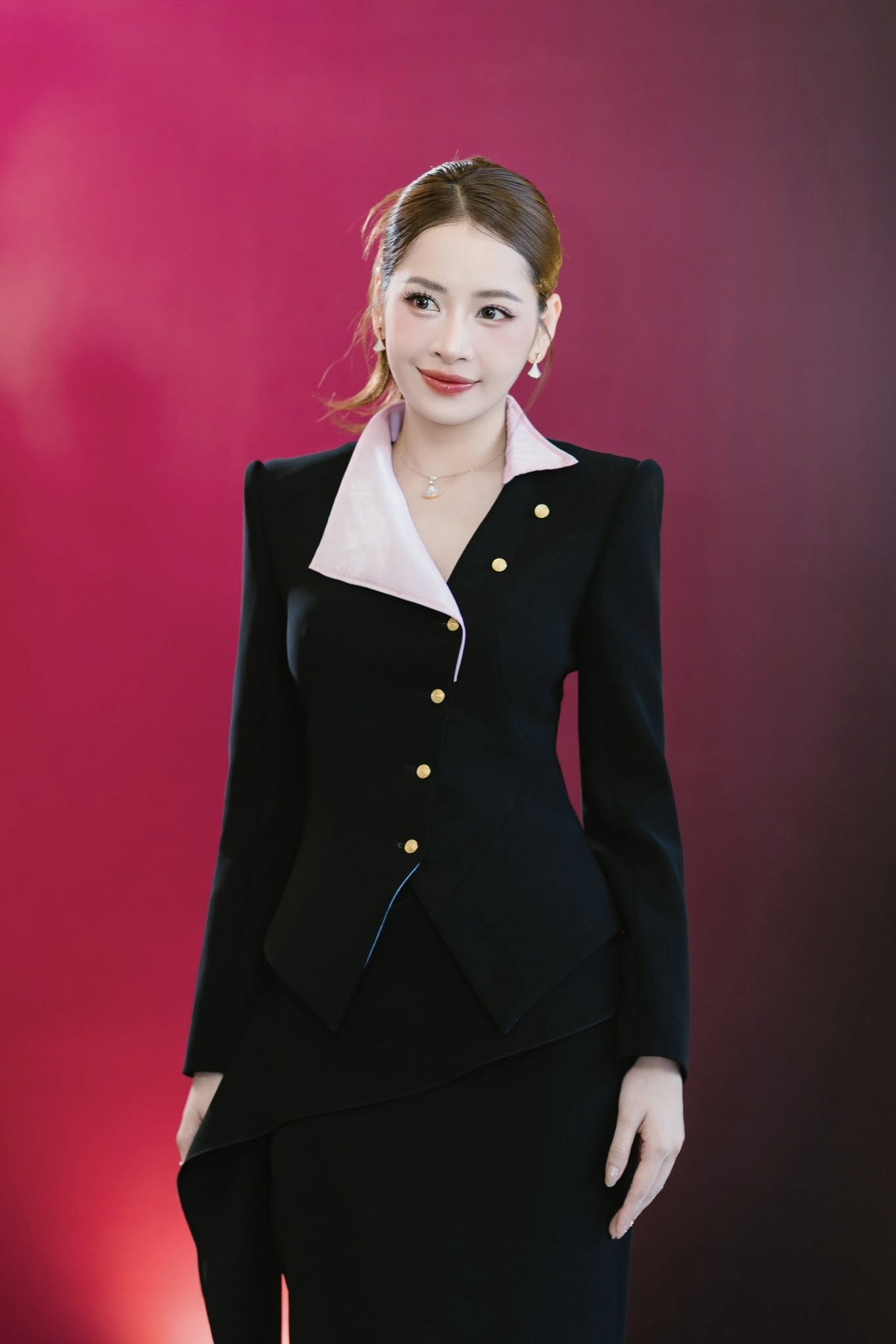 Kh&oacute; t&igrave;m ra ai như "mỹ nh&acirc;n đẹp nhất Việt Nam": Bị ch&ecirc; 9 năm kh&ocirc;ng từ bỏ ca h&aacute;t, xuất ngoại 1 lần thay đổi cả Vbiz- Ảnh 2.