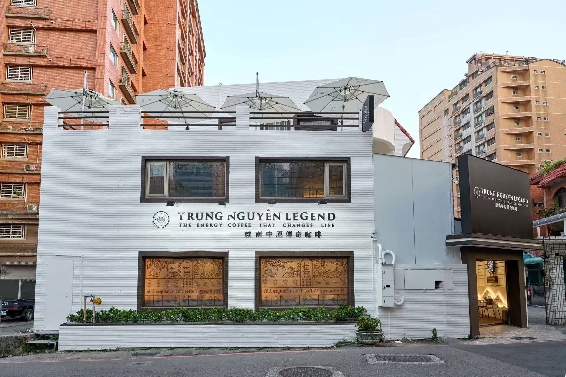 Lần đầu ti&ecirc;n, &ocirc;ng Đặng L&ecirc; Nguy&ecirc;n Vũ b&aacute;n phở, b&aacute;nh m&igrave; kẹp thịt tại khu đất v&agrave;ng ở Đ&agrave;i Loan- Ảnh 2.